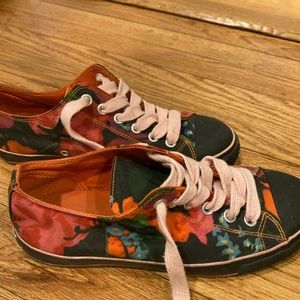 vintage Beverly Feldman sneakers